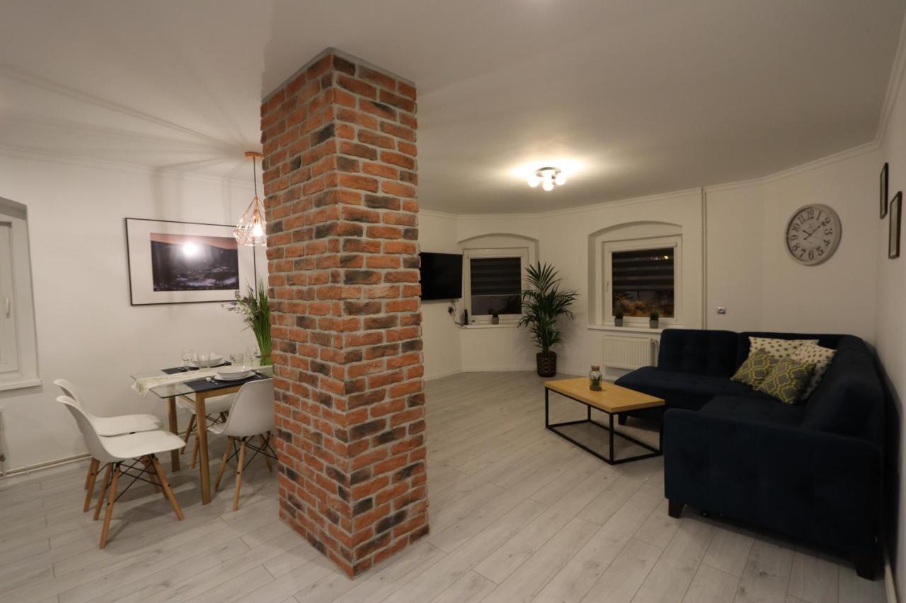 Apartament Przy Skwerku Appartement Szklarska Poręba Buitenkant foto